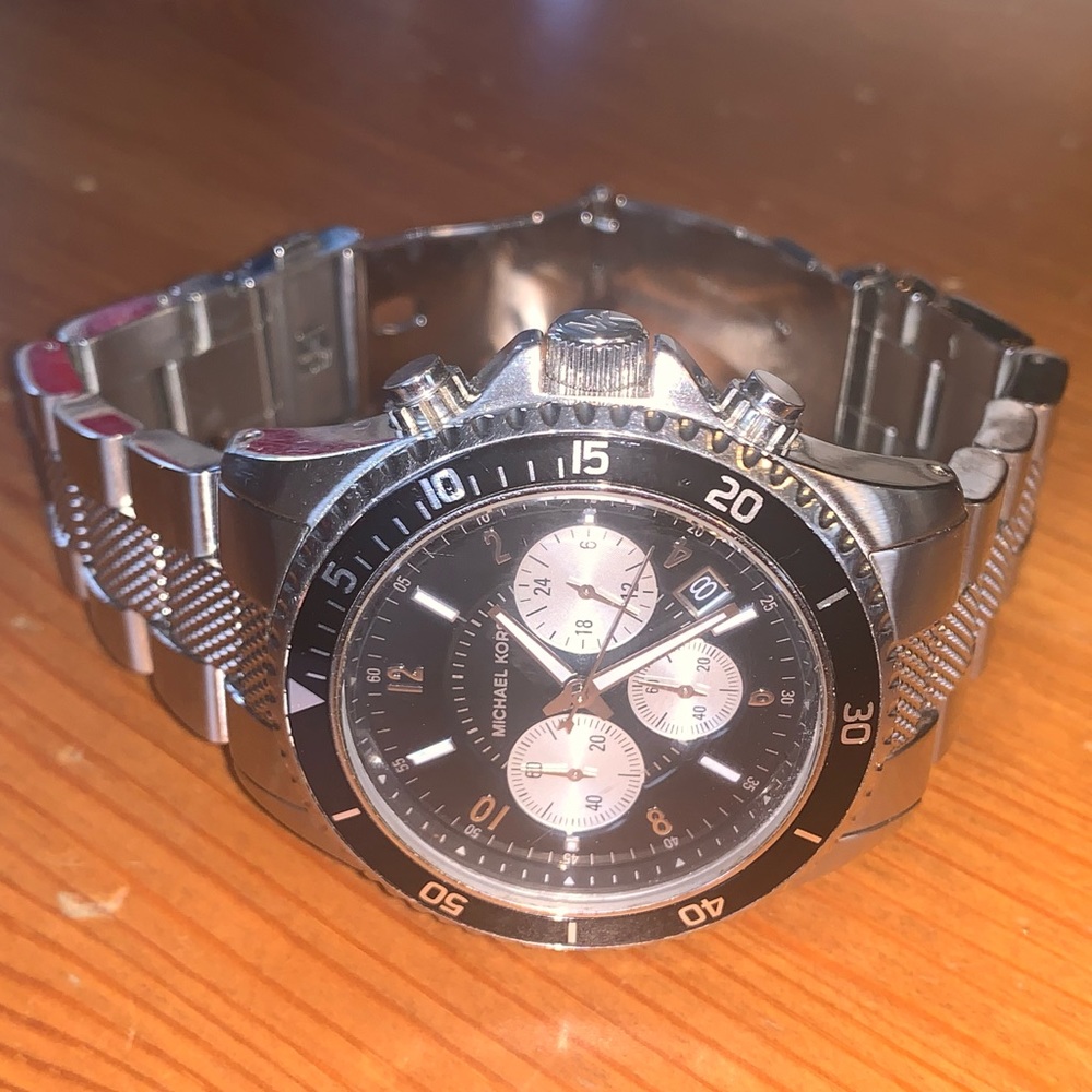 Micheal Kor’s Men SS chrono black face watch